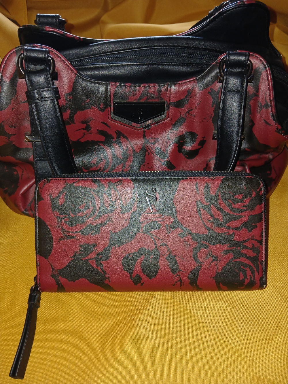 Simply Vera Wang Red & Black Floral Satchel With Matching Wallet